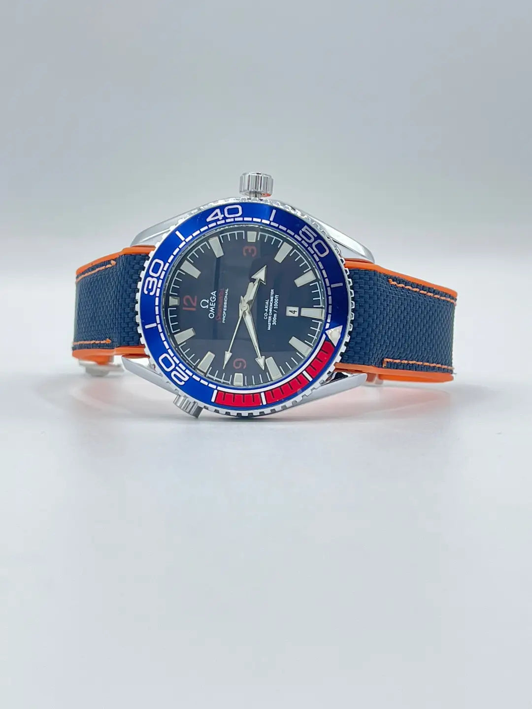 Seamaster Planet Ocean 300M 43.5 mm, steel on rubber strap