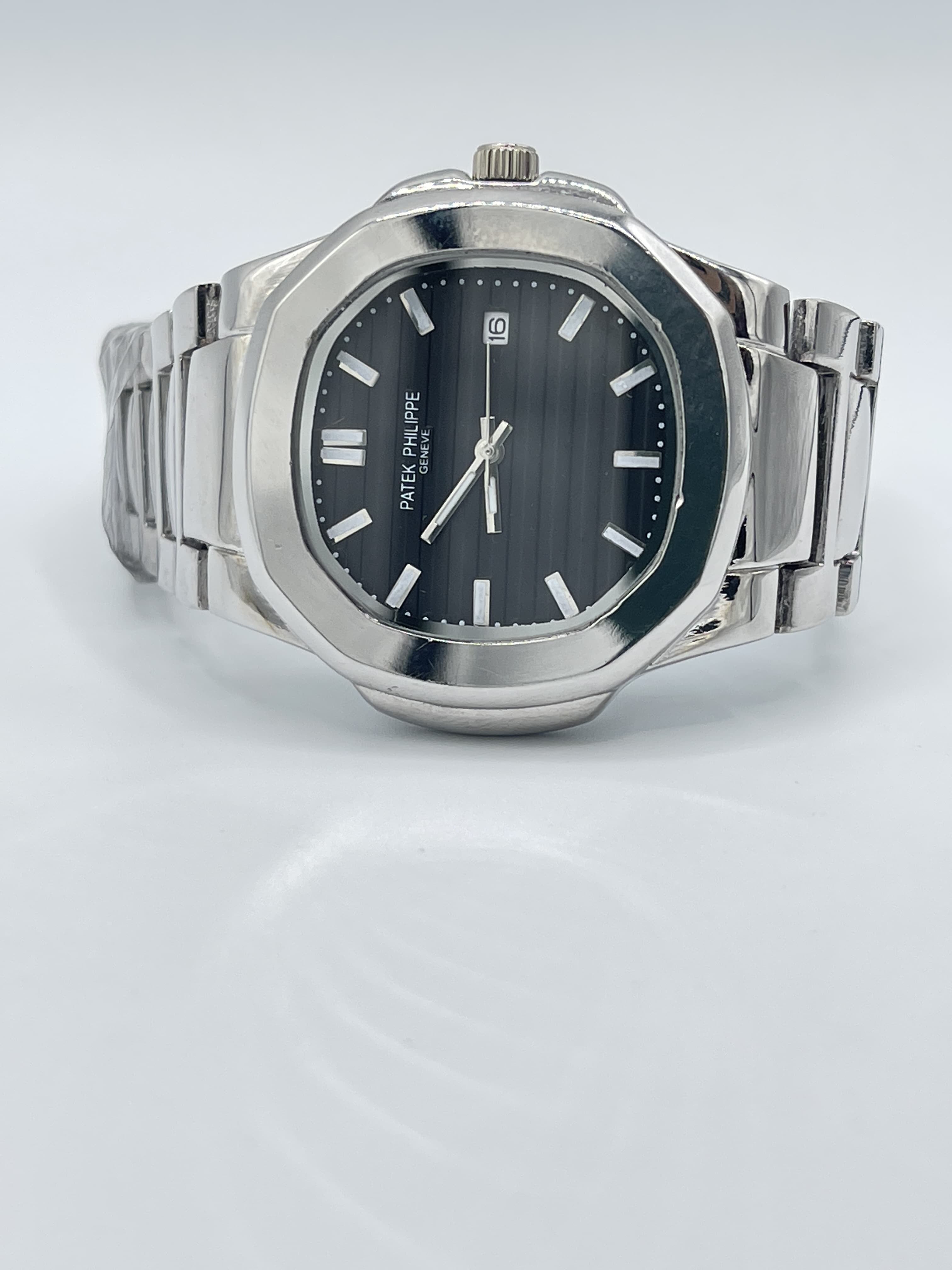 Patek Philippe Nautilus x Tiffany & Co. – Brushed Silver Edition
